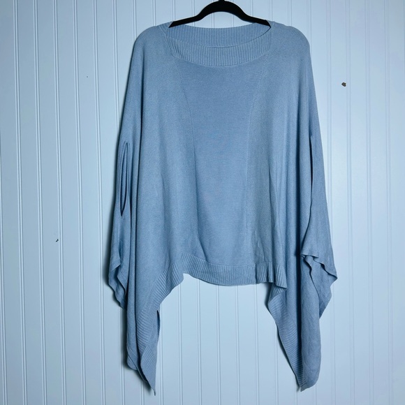 Lululemon Forward Flow Cape Travel Casual Soft
Silver Fox / Alpine White OSFA - Picture 15 of 15